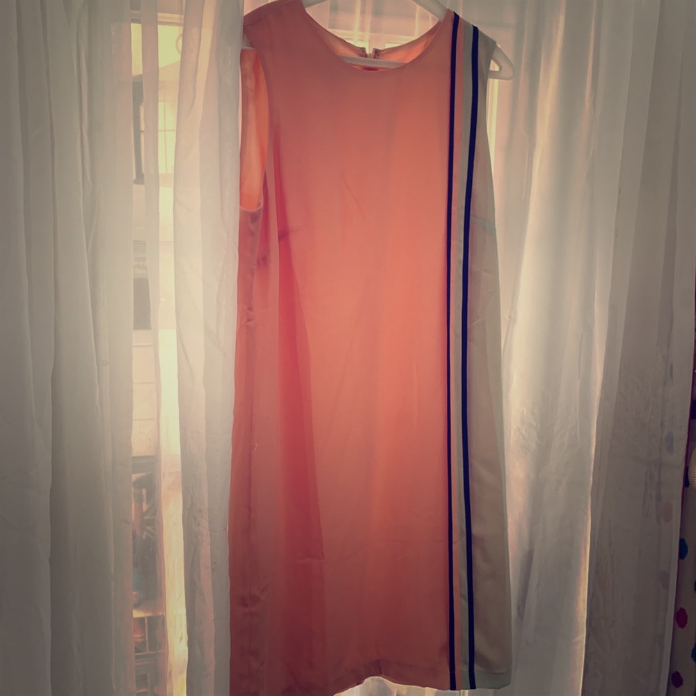Beautiful retro looking dress